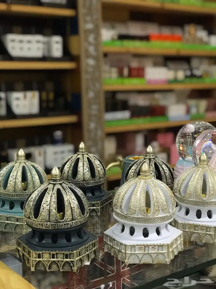 بضاعة محلات تخفيضات و غالي للبيع العاجل بسعر ربع التكلفة 75