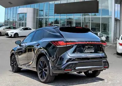 للبيع لكزز RX500h موديل 2023 فل كامل وارد كندا 5