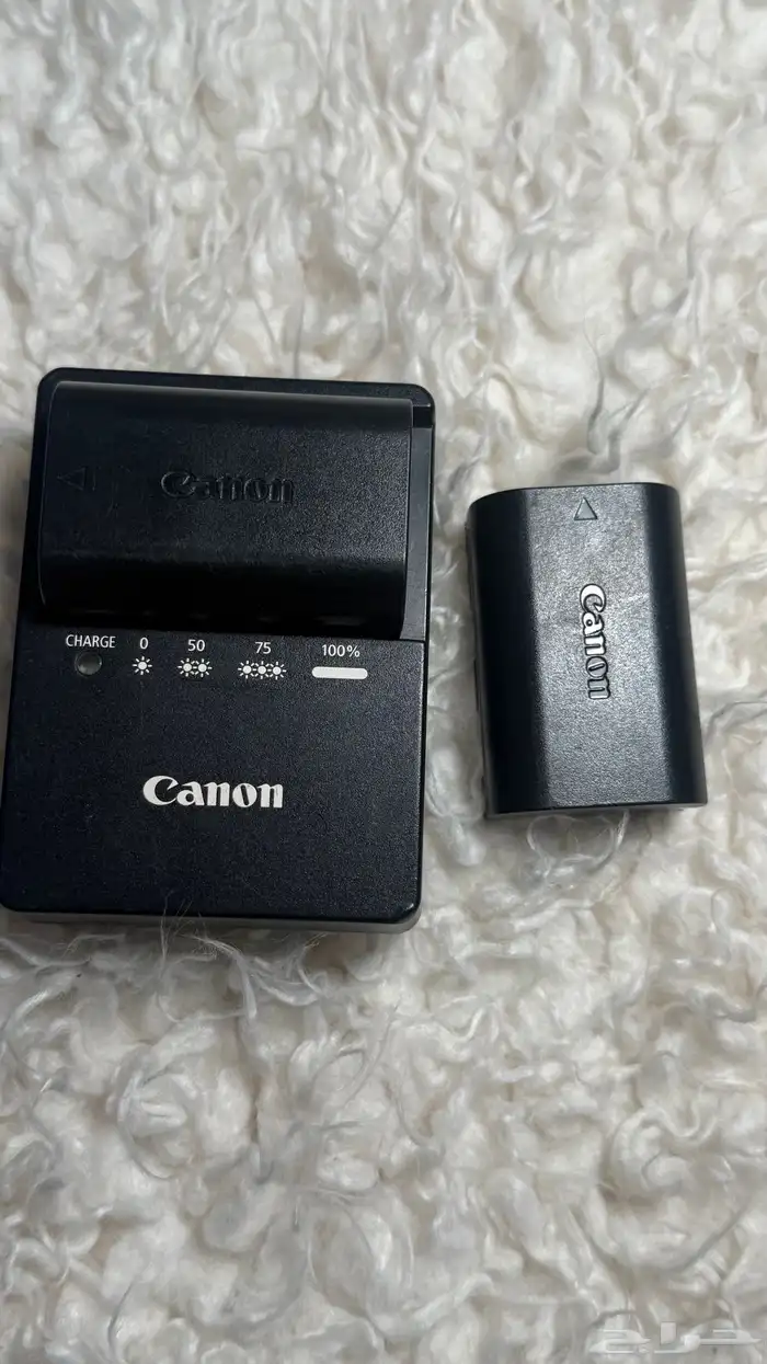 كاميرا مع ثلاث عدسات Canon 5D Mark ll 2