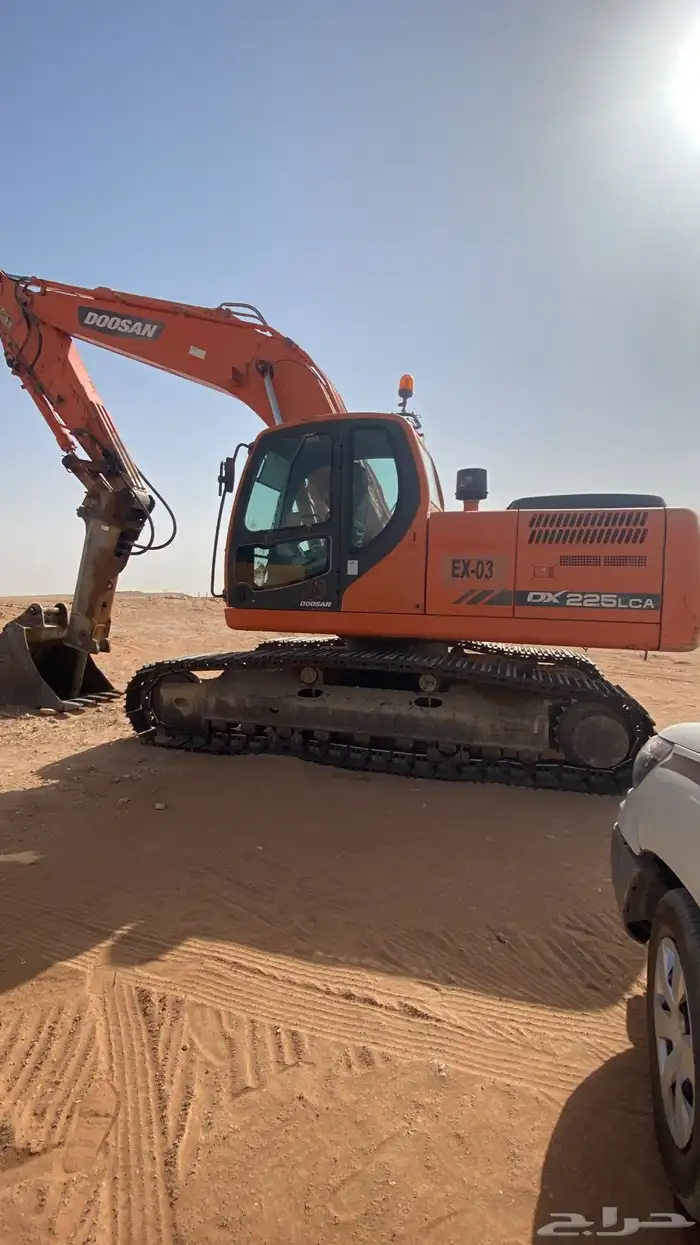 قريدل جريدر جي سي بي وايت موية بوكلين سطحة 13 متر عرجا 1