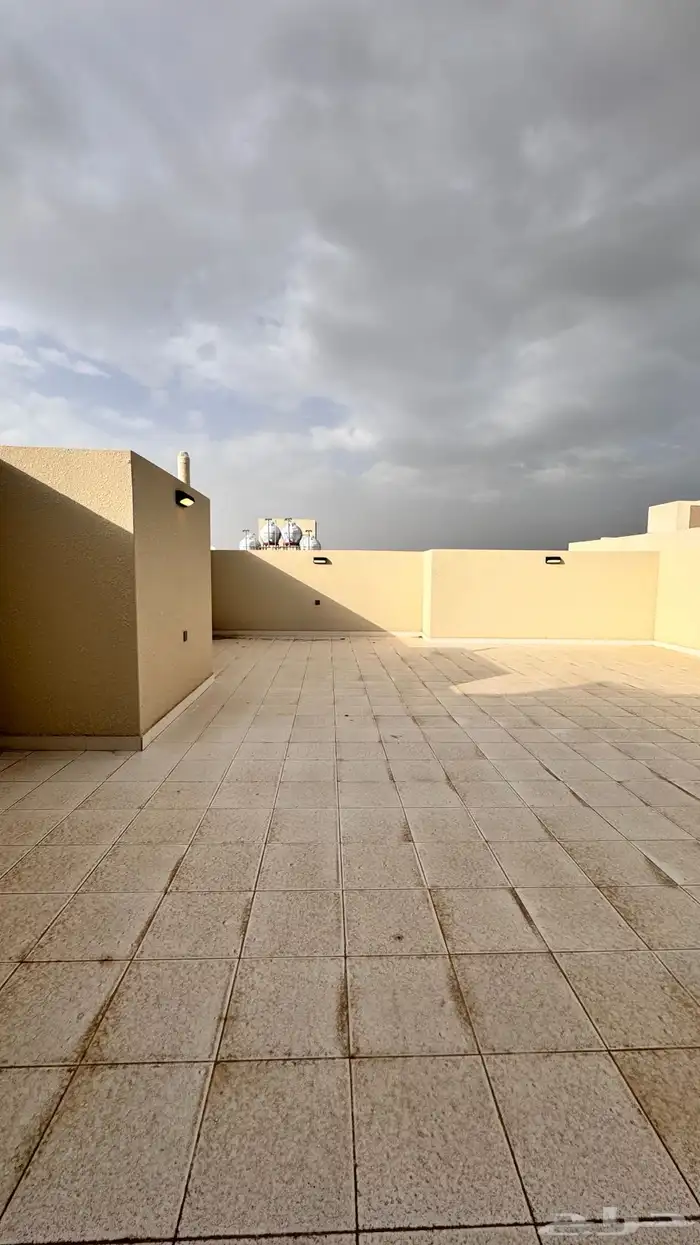 للبيع روف علوي مع ملحق احد رفيده 29