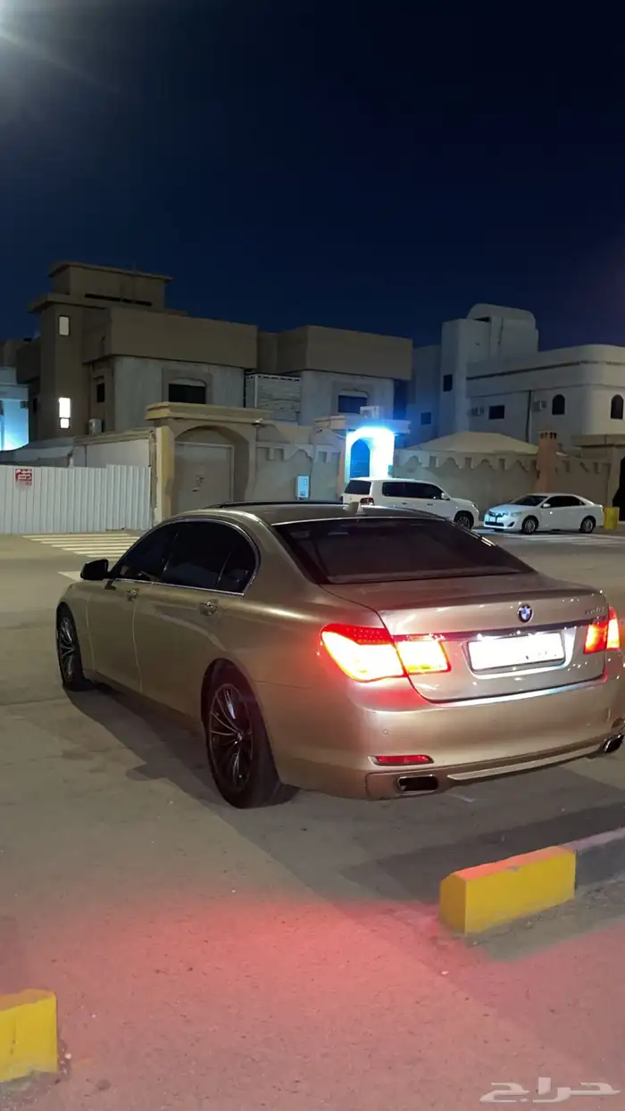 للبيع او البدل bmw 740 2
