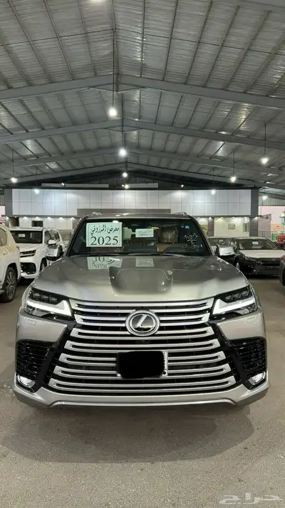لكزس 2025 LX600 فئة BB ثلاث مقاعد شاشات سعودي ماشي 2300 كيلو 1