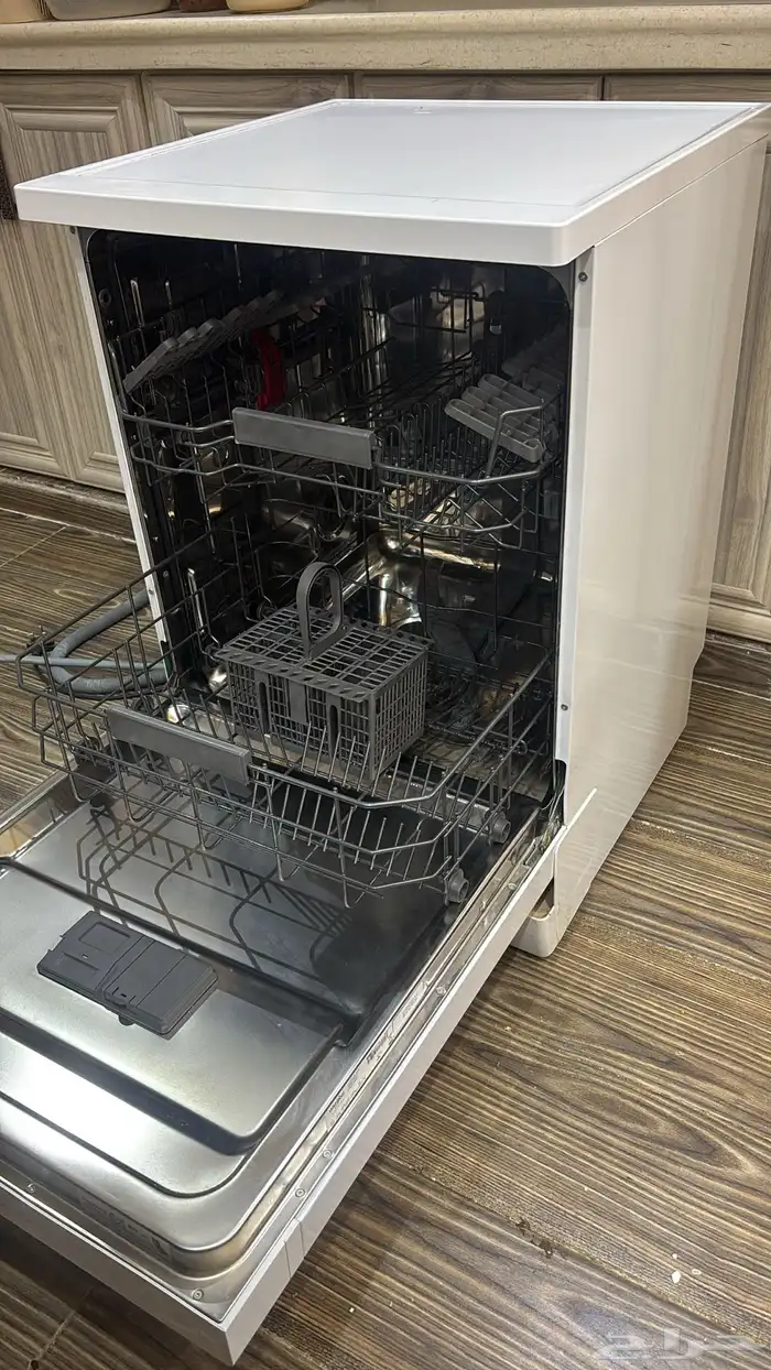 غسالة صحون Whirlpool جديدة شرط 3