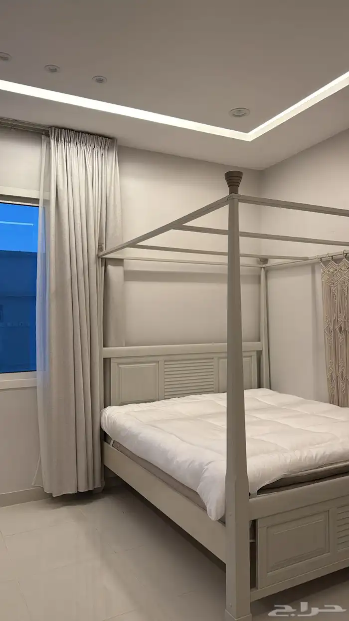 سرير كينج باعمدة - لويس - 180x200 سم 3