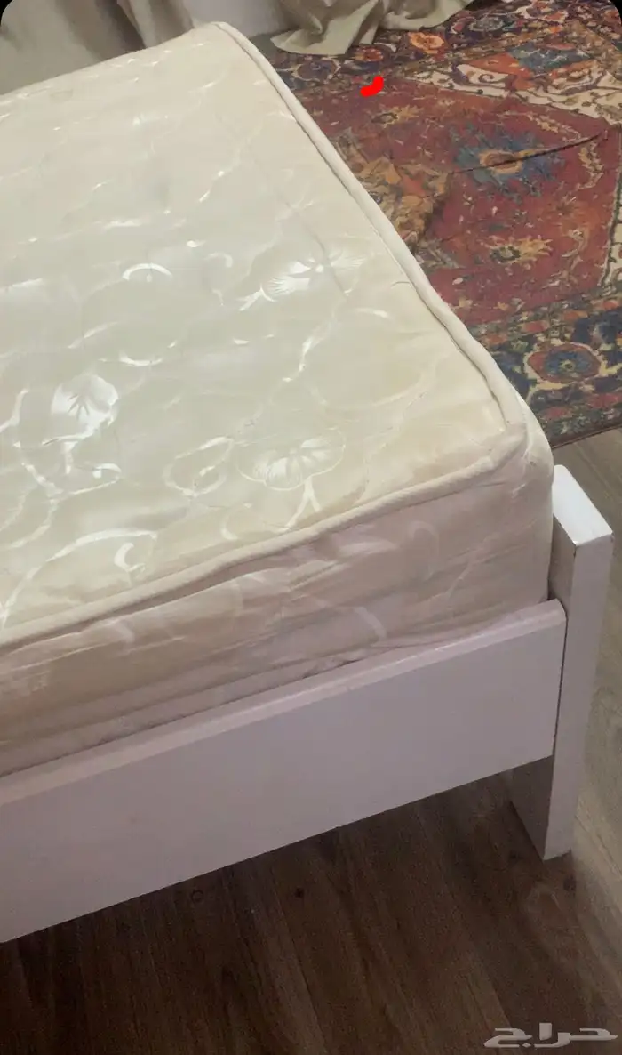2 سرير خشب شبه جديد مع مرتبه لون ابيض 1