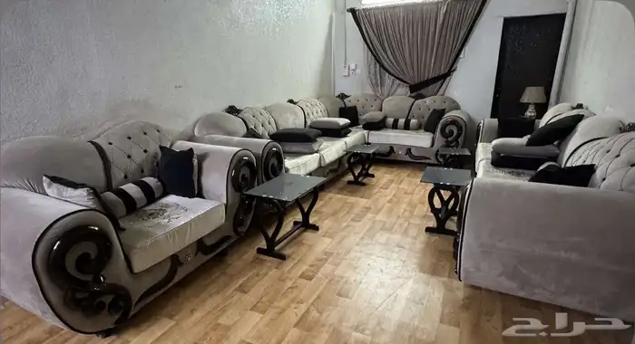 كنب مجلس نظيف وطاولات تقديم وطاولات زوايا 1