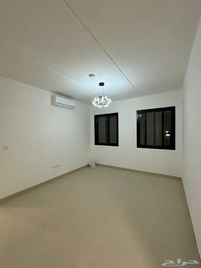 فلة للبيع فالرياض حي سدرة روشن 5