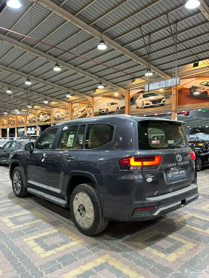 تويوتا لاندكروزر GXRL3 بنزين2024 السعر 288450 2