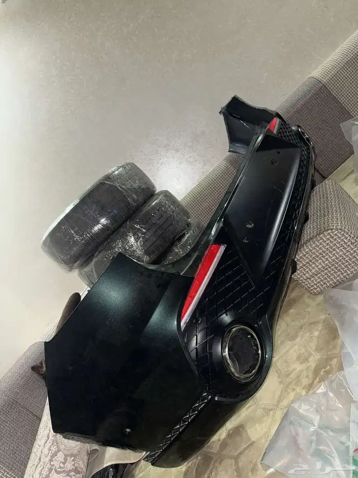 صدام وجنوط جينسس GV70 0
