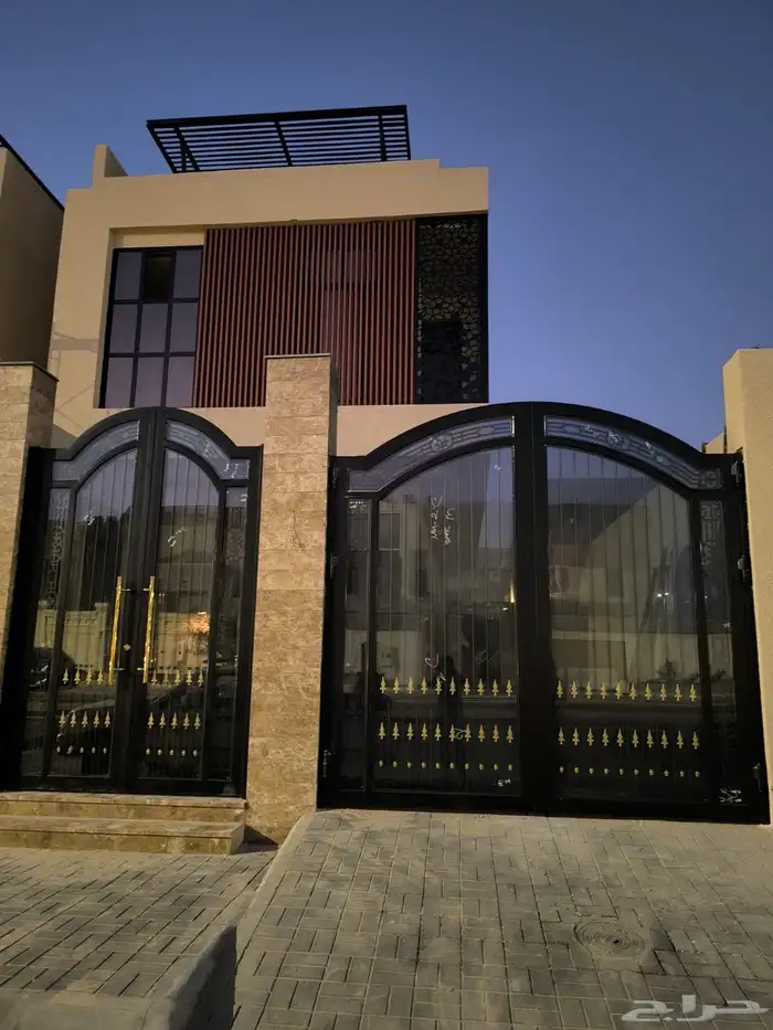 للبيع فيلا مودرن الخبر حي البحيرة 4