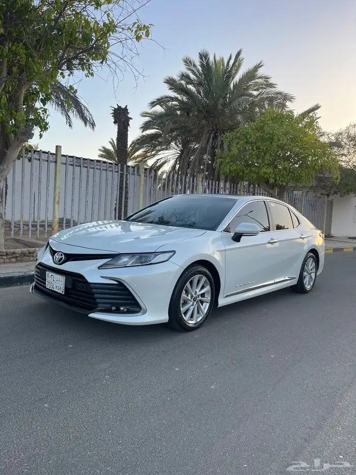 كامري ابيض لؤلؤي 2024 فل كامل GLE 1
