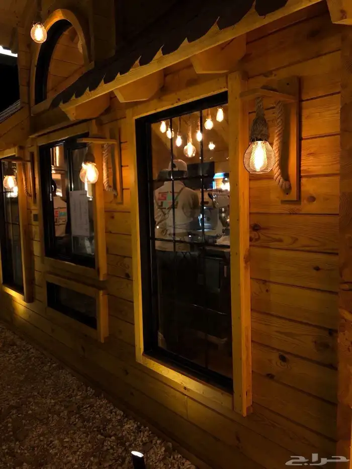 كشك درايف ثرو تصميم جميل خشب صنوبر من اجود الاخشاب 3