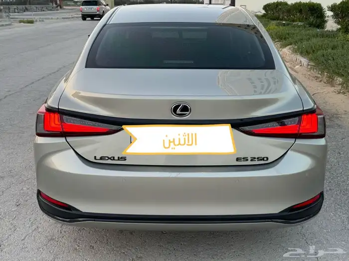 للبيع لكزس ES250 2019 2