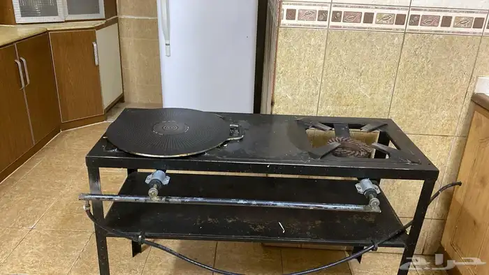 دولاب ابيض 650  فرن غاز 200 طاوله كنب 150 1