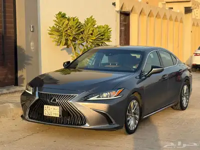 لكزس 2020 ES350 فل كامل للبيع 7