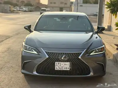 لكزس 2020 ES350 فل كامل للبيع 4