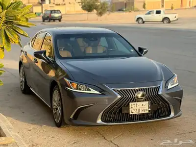 لكزس 2020 ES350 فل كامل للبيع 9