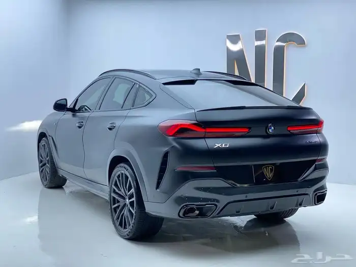 BMW x6 m black vermilion 2