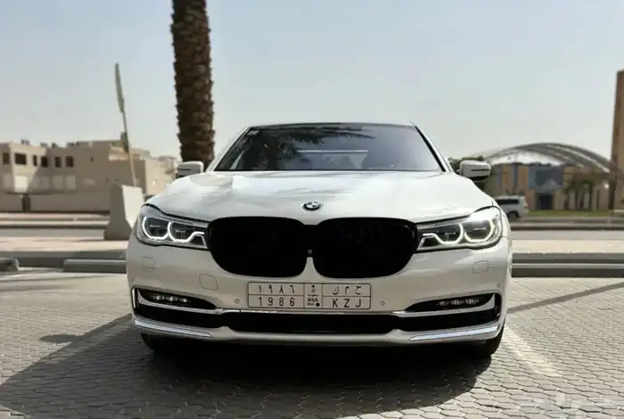 BMW 740 2017 0