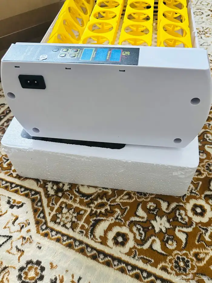 فقاسات  بيض جديد عدد (4) فقاسات 6