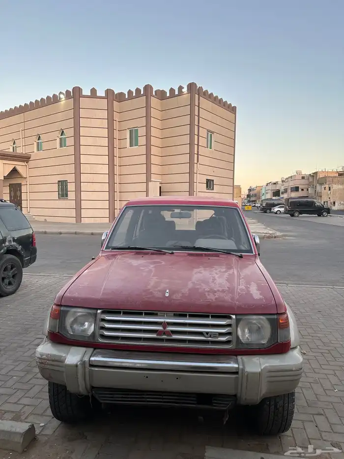 جيب باجيرو للبيع تشليح ( تم اسقاط اللوح ) 1