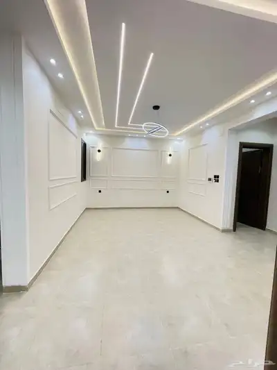 للبيع شقق تمليك ارضي بحوش مدخل سيارة با الخميس حي الاسكان 13