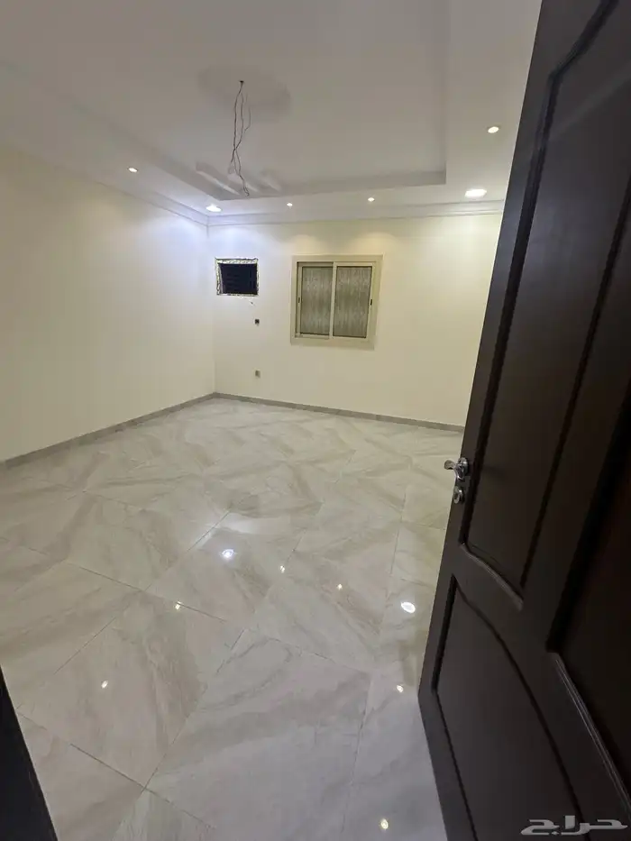 عماره فاخره للبيع او للايجار كل شقه علي حدى في حي الورود بجد 6