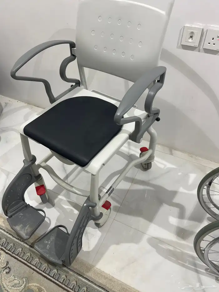 كرسي متحرك للحمام جوده عاليه 1