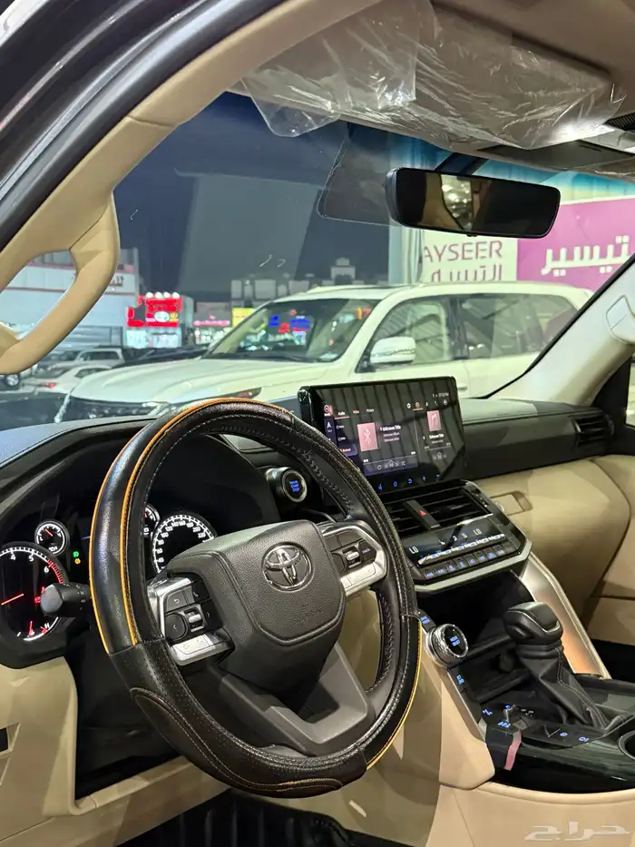 تويوتا لاندكروزر GXR L2 بنزين موديل 2024 5