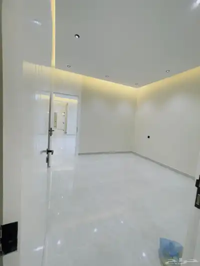 دور تمليك ارضي بحوش مدخل سيارة تشطيب VIP طريق ابها الخميس 8