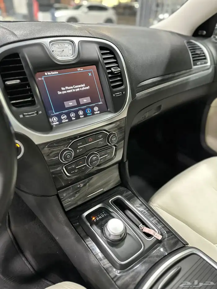 كرايزلر C300 اسود 2021 هيمي V8 5.7 معرض(الرشيدي) 18