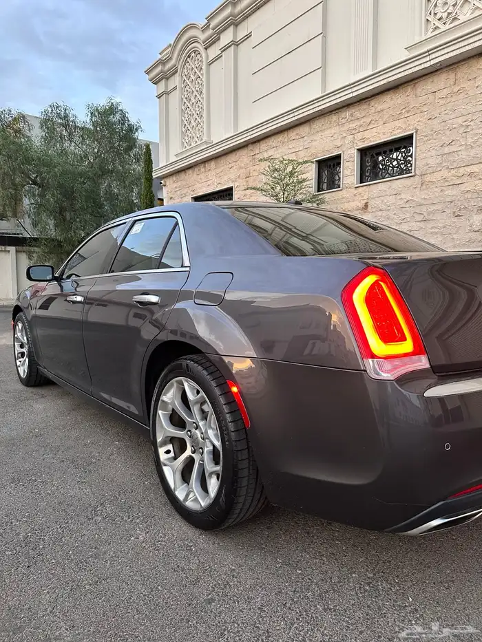 كرايزلر c300 اكزاكتيف 2019 7