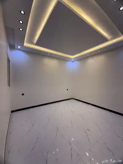 للبيع شقه ارضيه مساحات وسيعه واصل جميع الخدمات موقع جبار 23