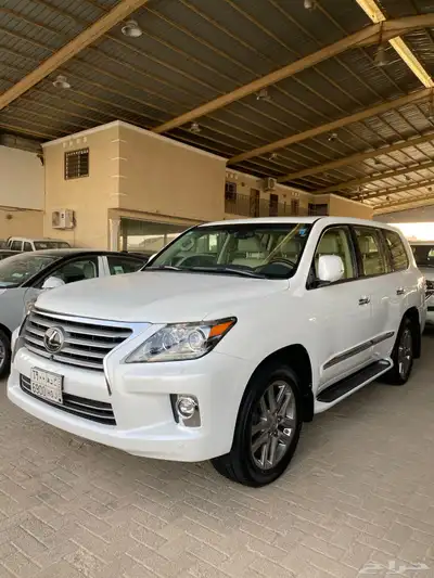 للبيع لكزس LX570DD فل كامل 2014 عبداللطيف عداد قليل 86 الف 0