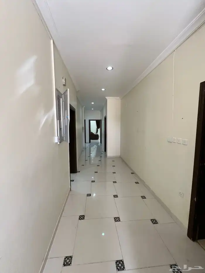 فيلا روف للايجار بحي الشاطئ 3