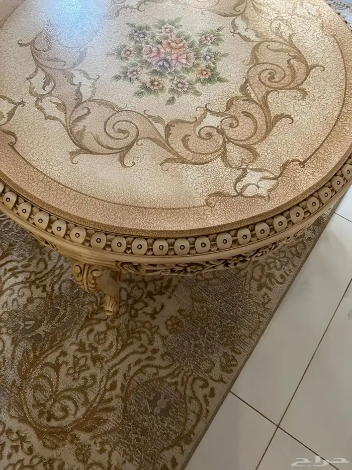 طاولات 3 طقم بالوسط كبيره وثنتين زوايا اصغر 2