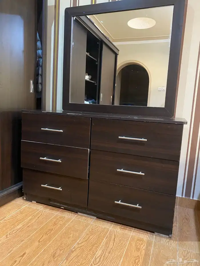 غرفه نوم كامله بحاله جيدة 8