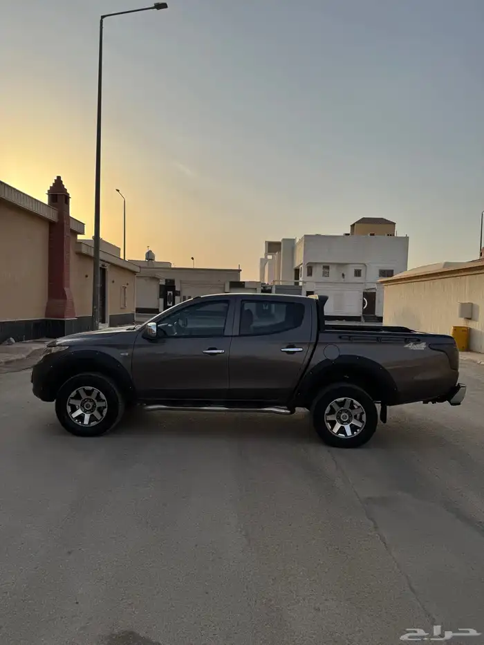 متسوبيشي L200 دبل ديزل 2018 لون بني 6