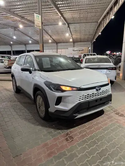 تويوتا كورلا كروس LE هايبرد 2025 1