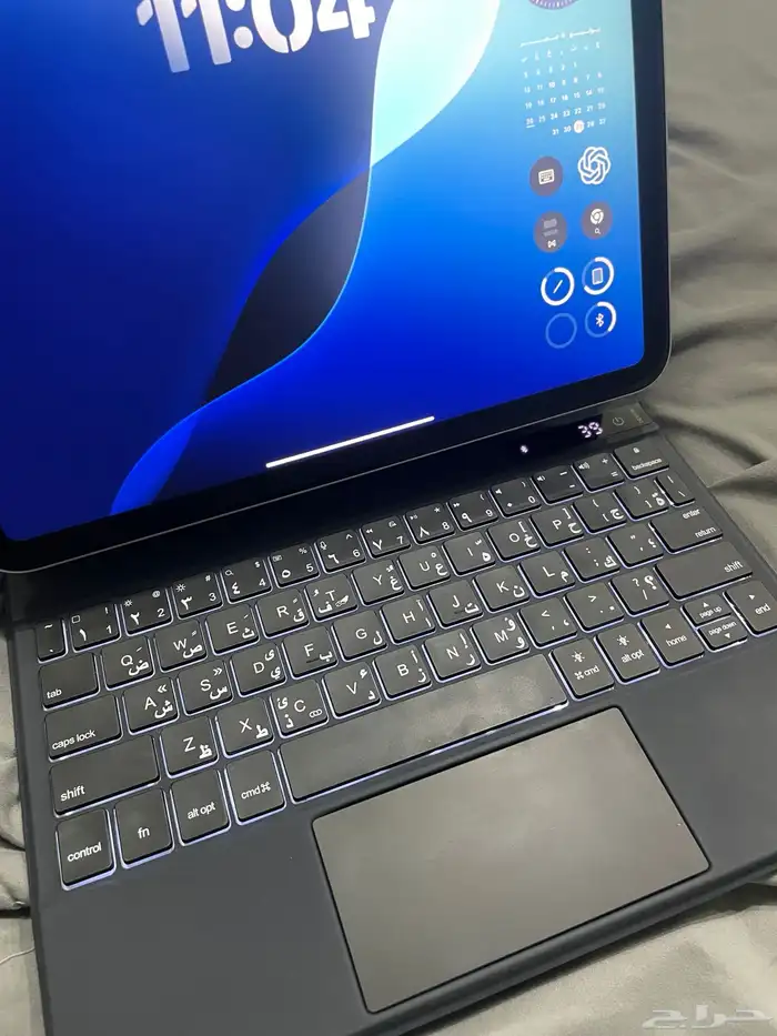 ايباد ابل الجيل العاشر   ابل بنسل ( usb-c )   ماجيك كيبورد 19
