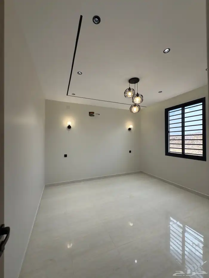 للبيع ادوار ارضيه بحوش وروفات علويه بدرج داخلى وخارجي 46