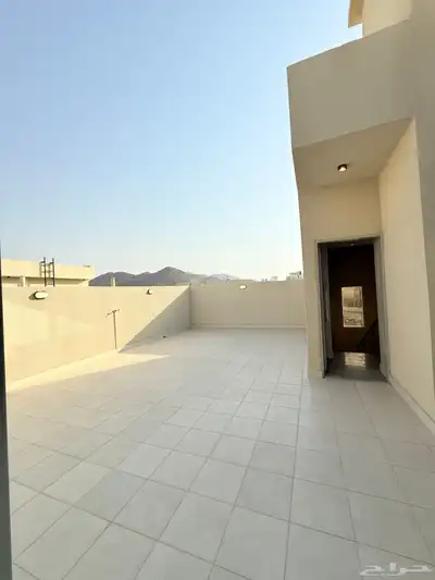 للبيع روف علوي بملحق8غرف بأحد رفيده بسعر660الف 30