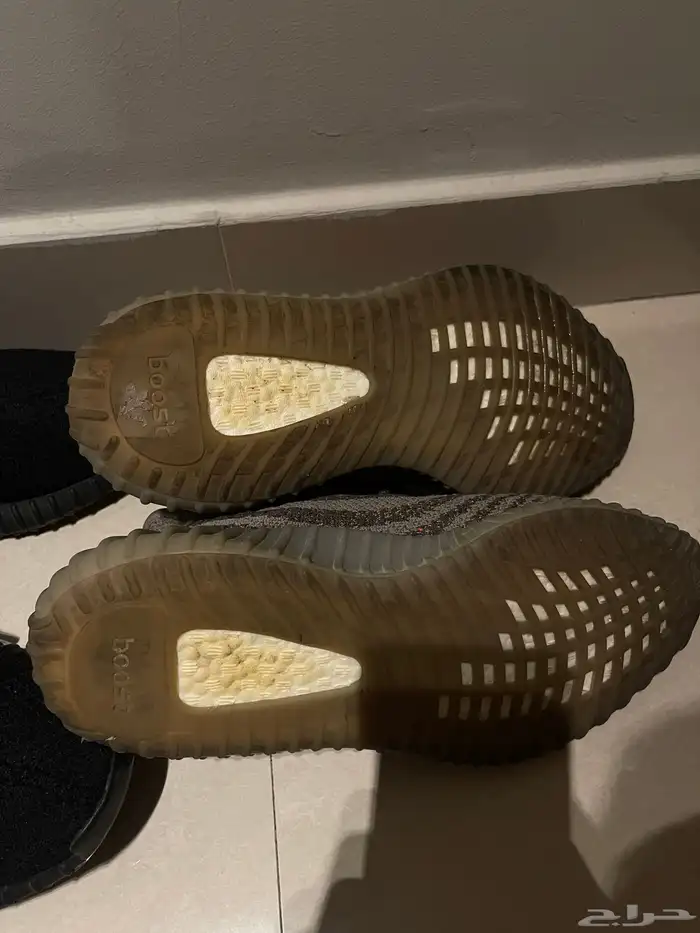 ييزي اصلي Yeezy original الثلاثه ب 950 ريال 10