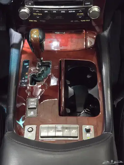 لكزس LS460 موديل 2010 بحالة ممتازة 14
