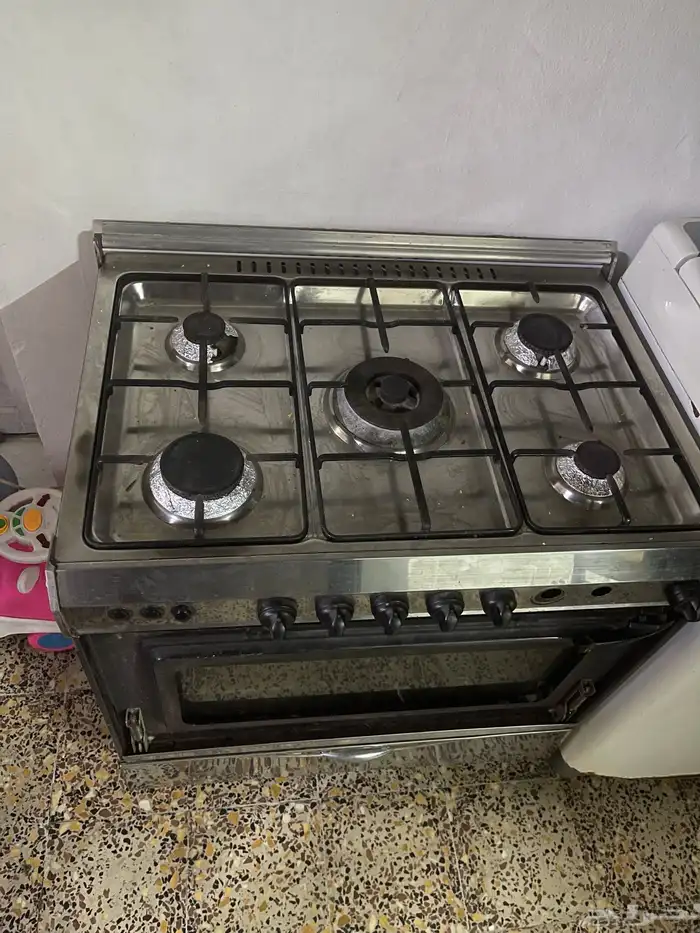 غسالة 11 كيلو وغاز كلهم شغالين وجدد 0