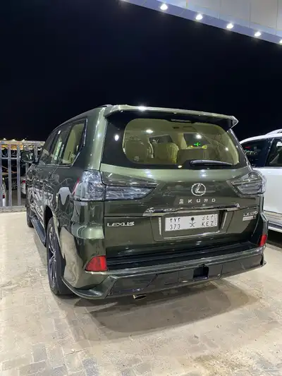للبيع لكزس LX570 بلاك اديشن 2021 خليجي عداد قليل 65 الف 9