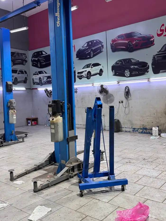 رافعات وواغراض ورشة سيارات نظيفة 2