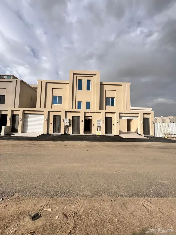 للبيع روف علوي مع ملحق احد رفيده 0
