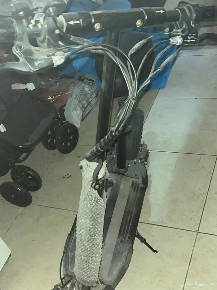 سكوتر الوحش ممتاز جدا وسرعته 60 كيلو بالساعة ومطلوب 1000 1